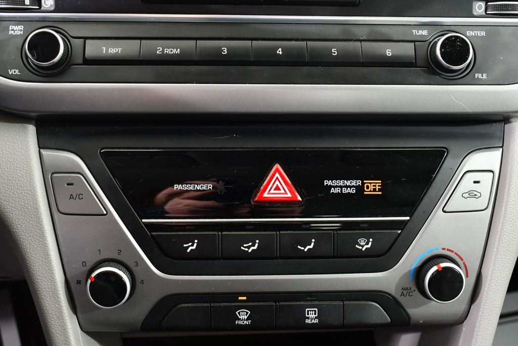 Used 2017 Hyundai Elantra SE image 28