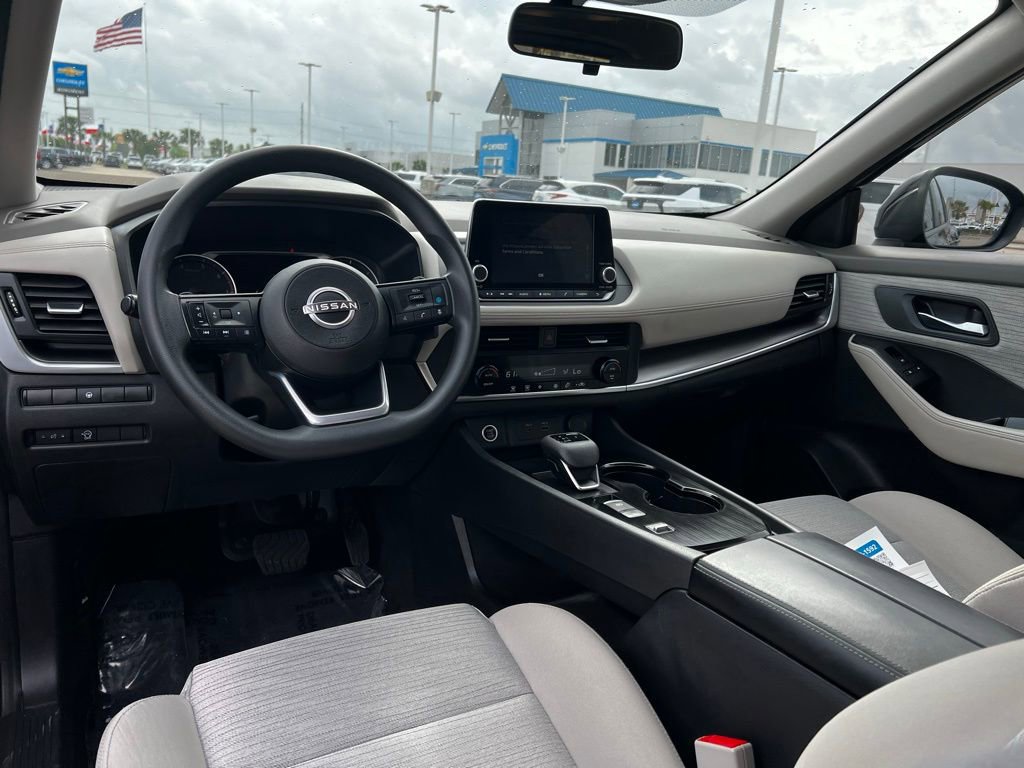 Used 2023 Nissan Rogue SV image 48