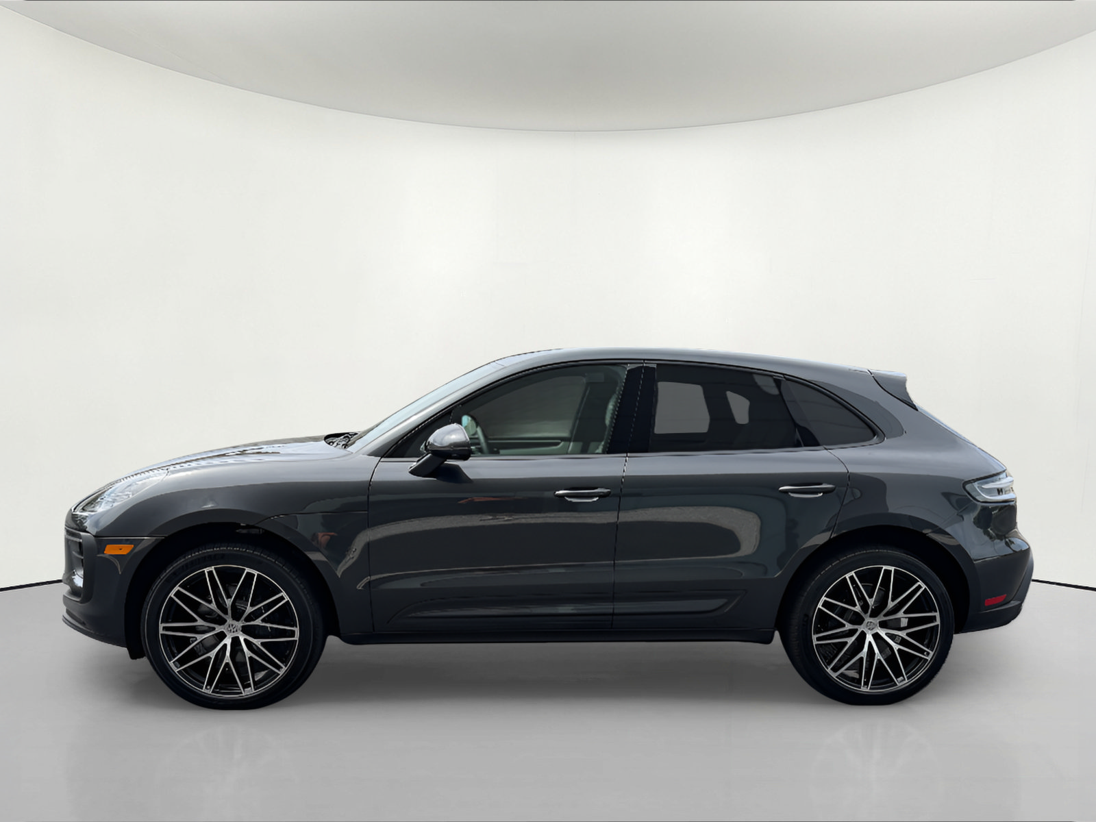 New 2026 Porsche Macan AWD/4WD image 2