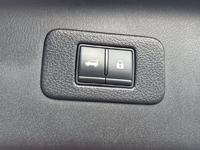 Certified 2023 Nissan Armada Platinum w/ Captain's Chairs Package RWD image 24