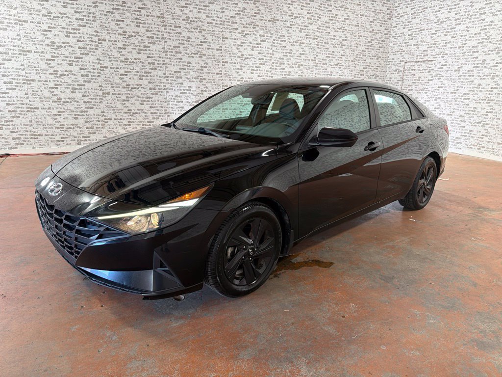 Used 2021 Hyundai Elantra SEL FWD image 3