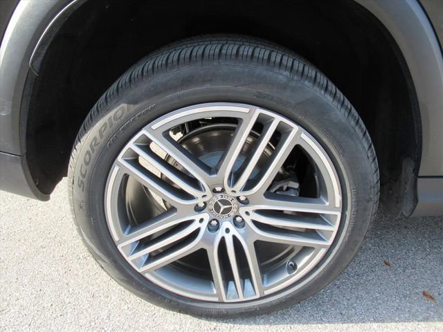 Used 2025 Mercedes-Benz GLS 450 4MATIC image 8
