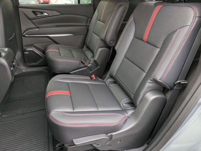 New 2026 Chevrolet Traverse RS w/ LPO, Floor Liner Package FWD image 25