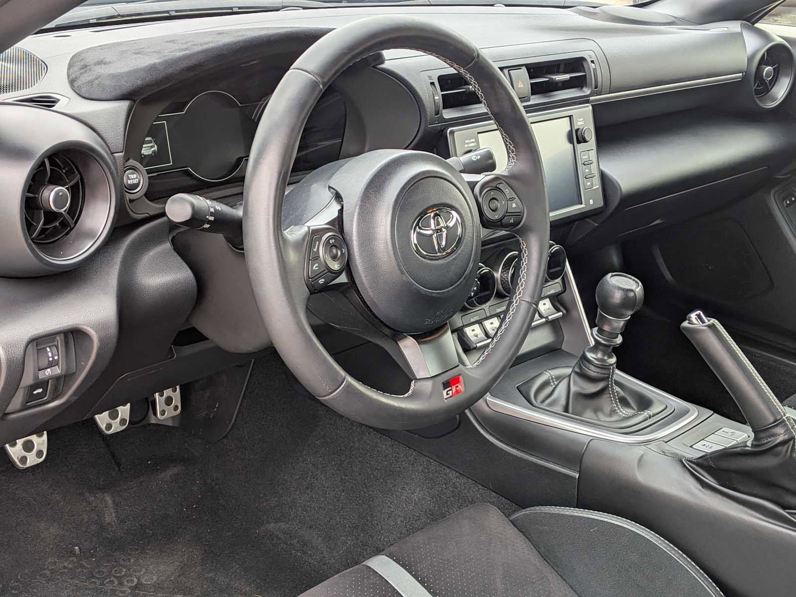 Used 2024 Toyota GR86 Premium image 2