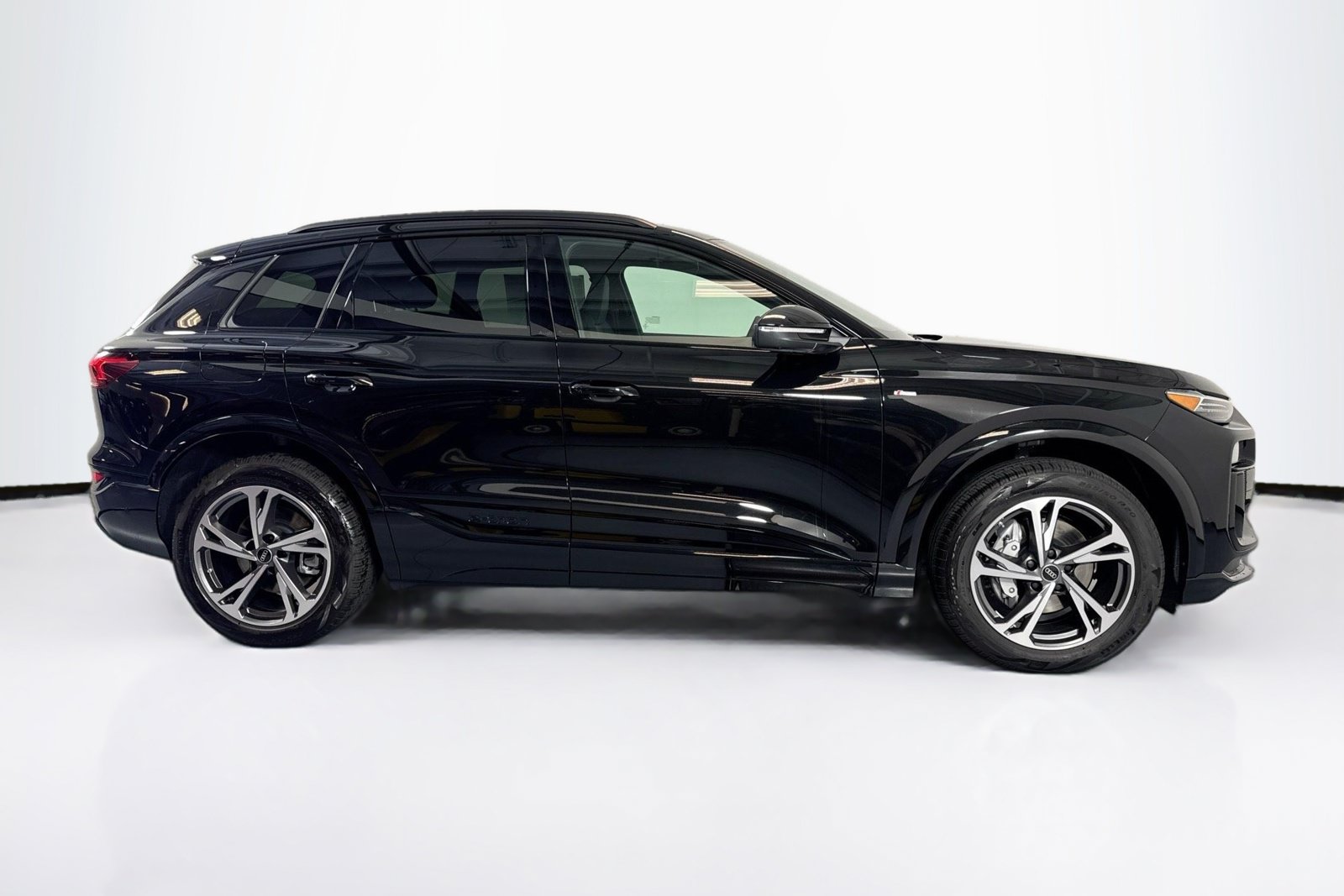 New 2027 Audi Q6 e-tron Premium Plus AWD/4WD image 4