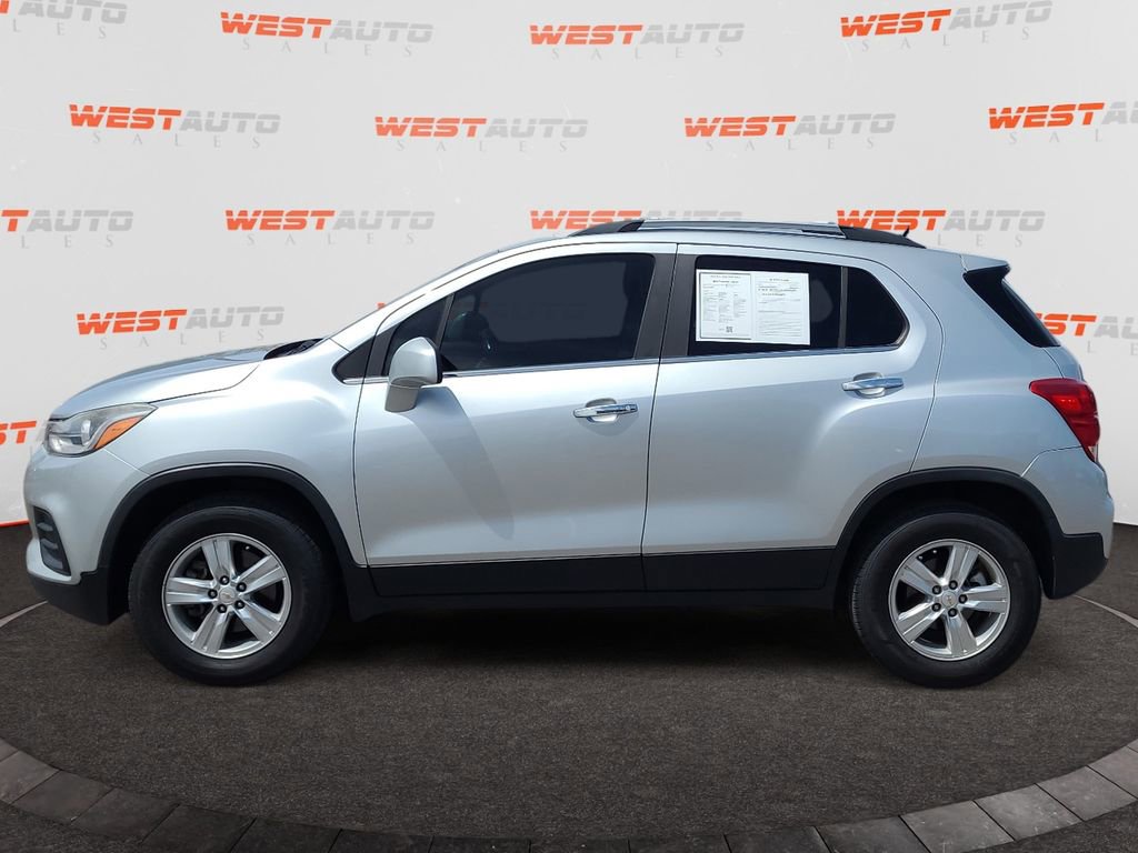 Used 2018 Chevrolet Trax LT w/ LT Convenience Package AWD/4WD image 2