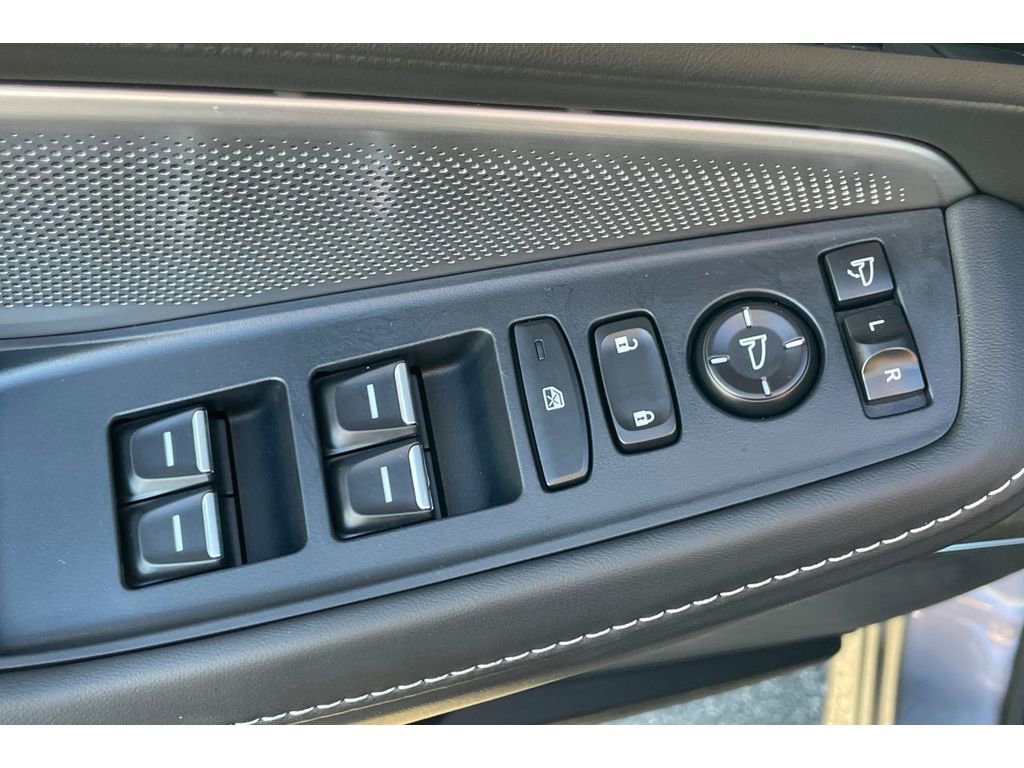 Certified 2025 Acura MDX SH-AWD w/ Technology Package image 11