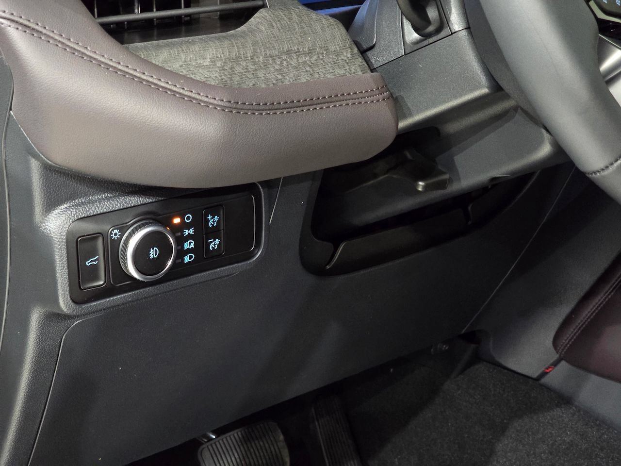 New 2026 Ford Explorer Platinum w/ LUX Leather Package AWD/4WD image 20