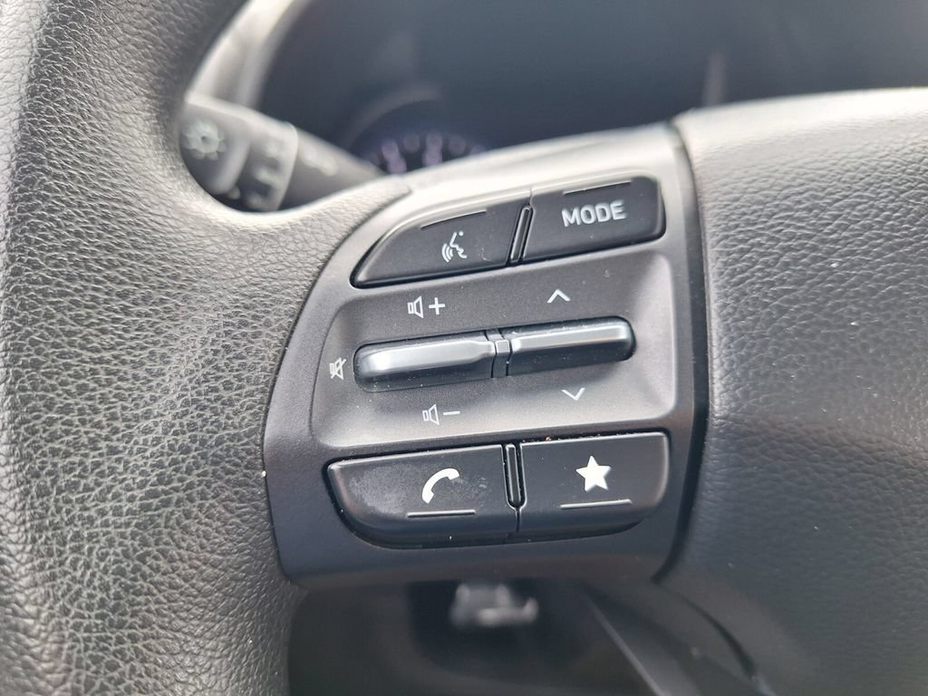 Used 2023 Hyundai Kona SE w/ Cargo Package FWD image 13