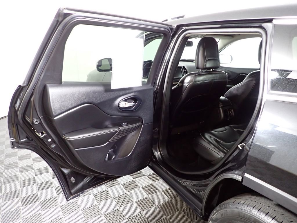 Used 2014 Jeep Cherokee Limited AWD/4WD image 34