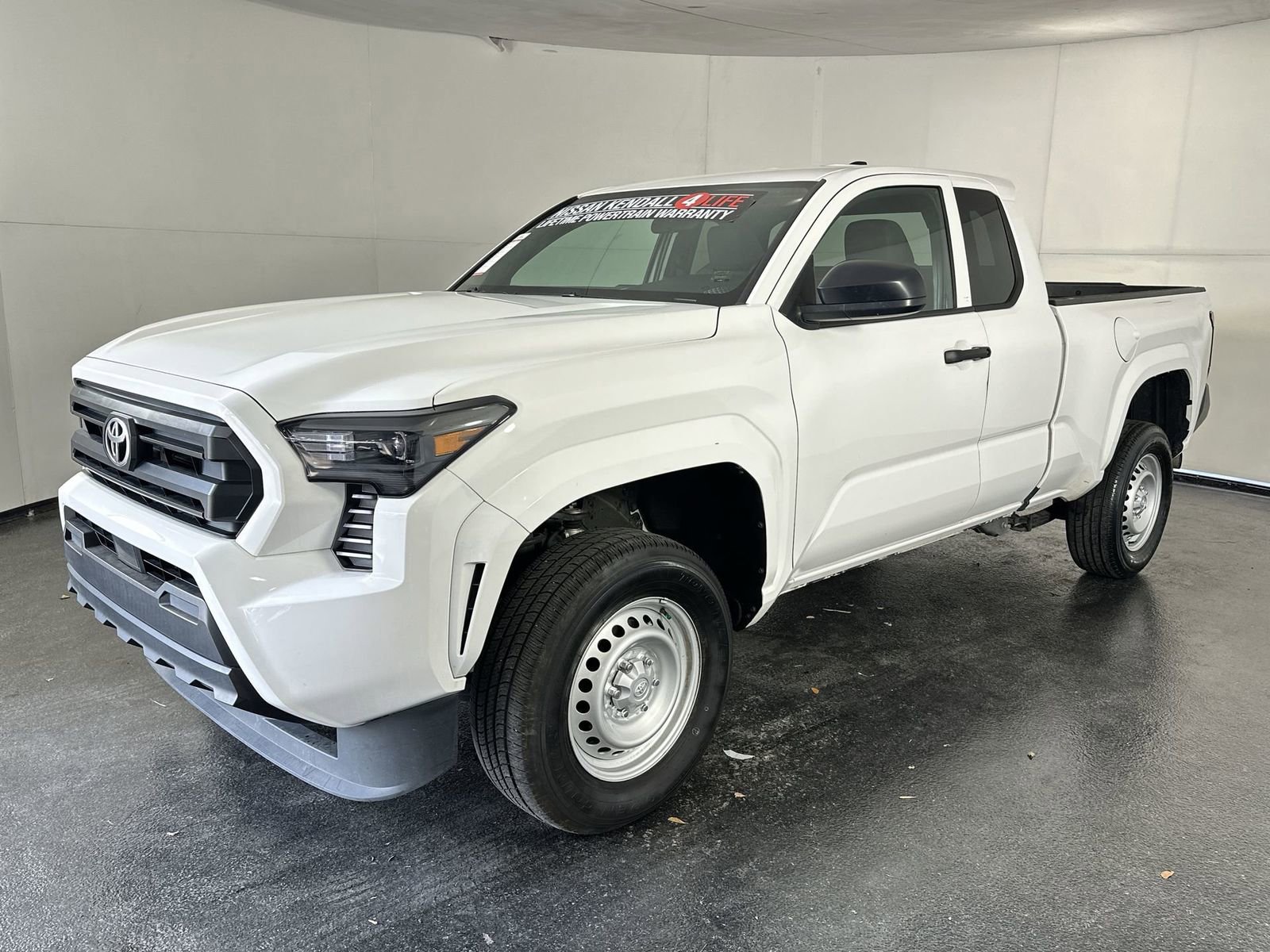 Used 2025 Toyota Tacoma SR image 4