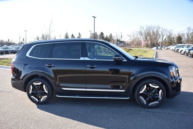 Certified 2023 Kia Telluride S w/ S Sunroof Package AWD/4WD image 2