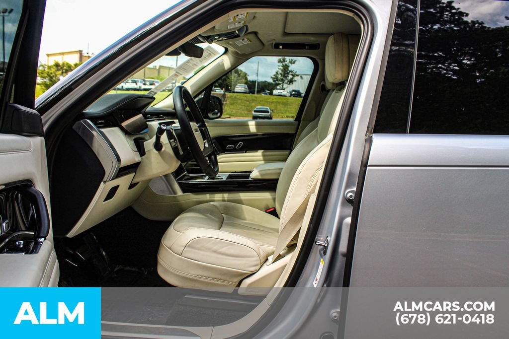 Used 2024 Land Rover Range Rover SE AWD/4WD image 16