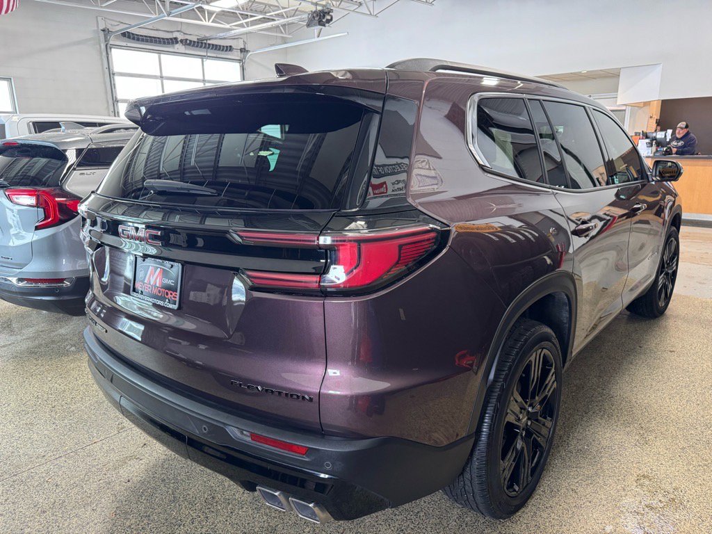 Used 2024 GMC Acadia Elevation w/ Black Edition image 4