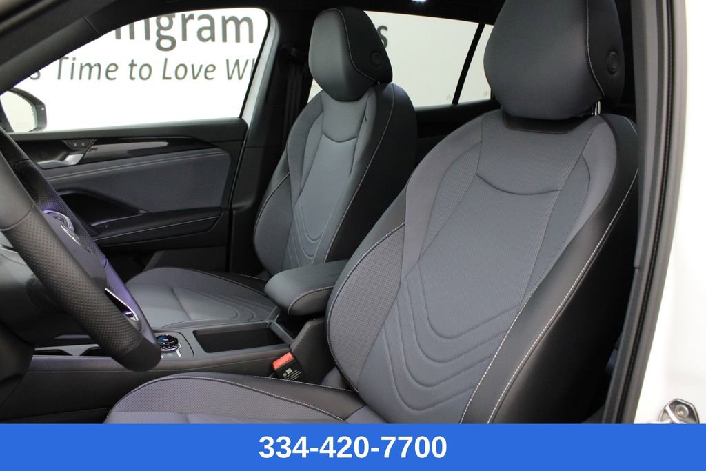 New 2026 Volkswagen Tiguan SE R-Line image 13