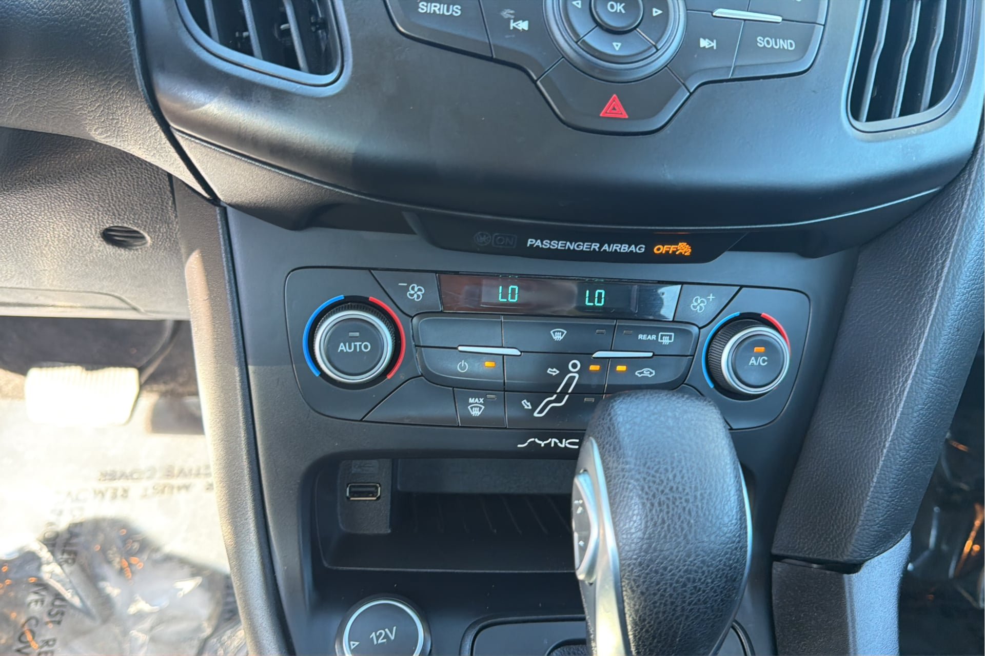 Used 2017 Ford Focus SE FWD image 28