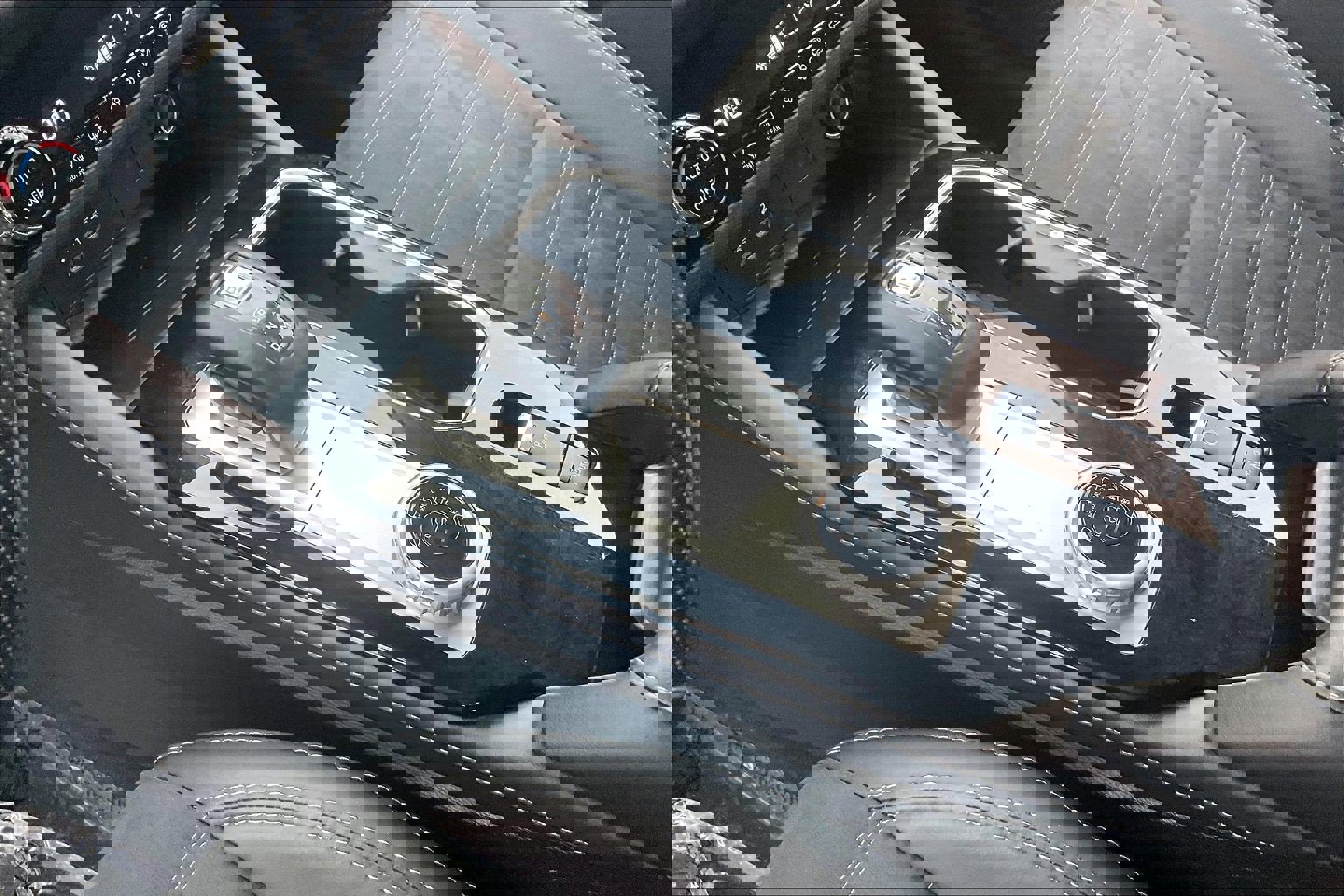 Used 2025 Mitsubishi Outlander SE image 22