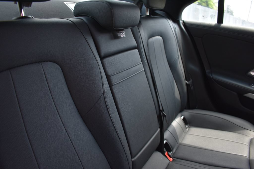 Used 2025 Mercedes-Benz CLA 250 image 27
