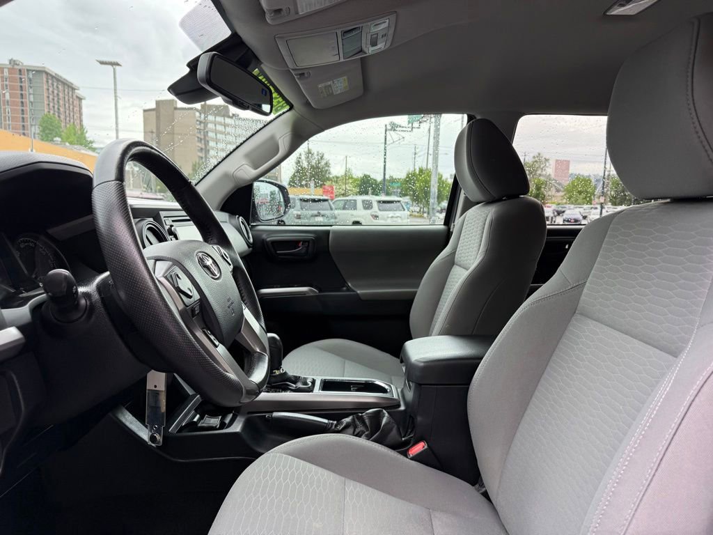 Used 2019 Toyota Tacoma SR5 AWD/4WD image 16