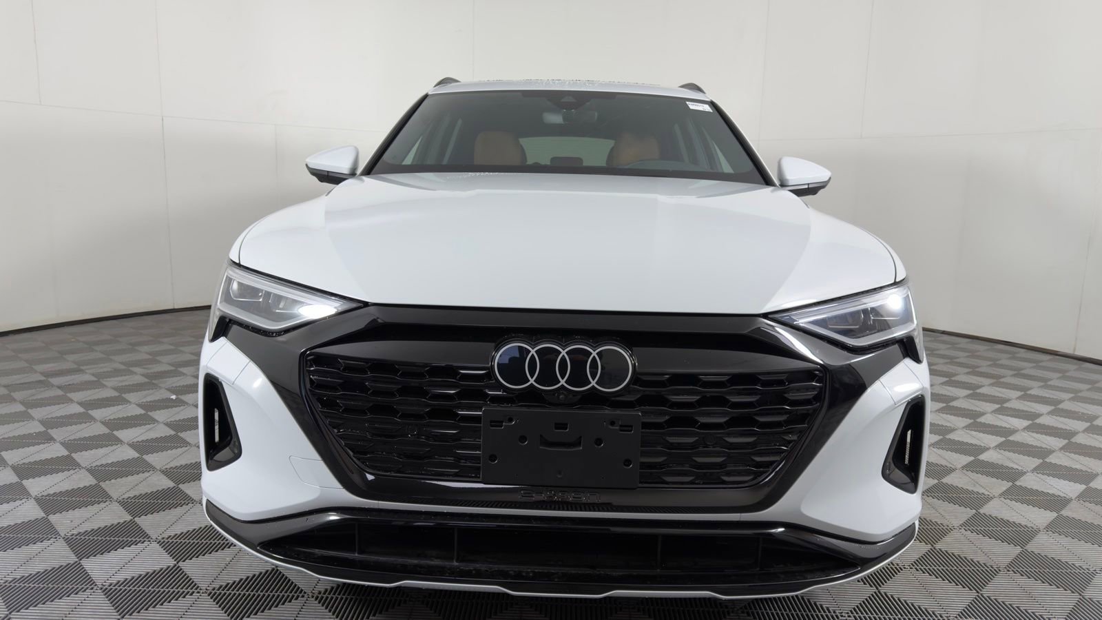 Certified 2024 Audi Q8 e-tron Premium Plus AWD/4WD image 2