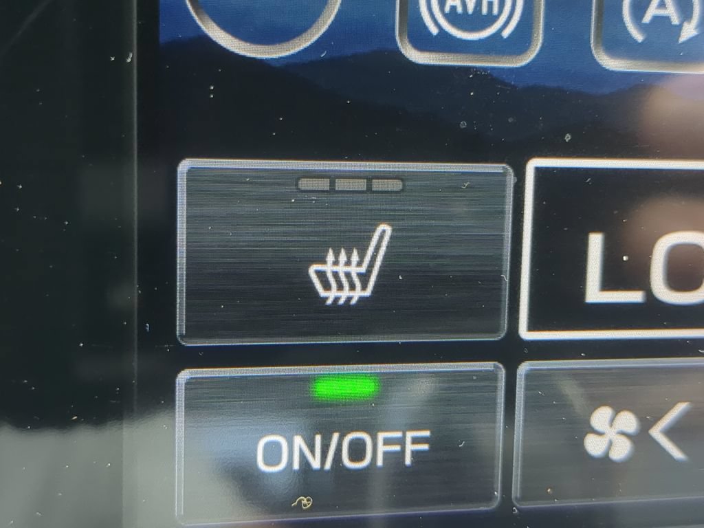 Used 2025 Subaru Outback Premium AWD/4WD image 25