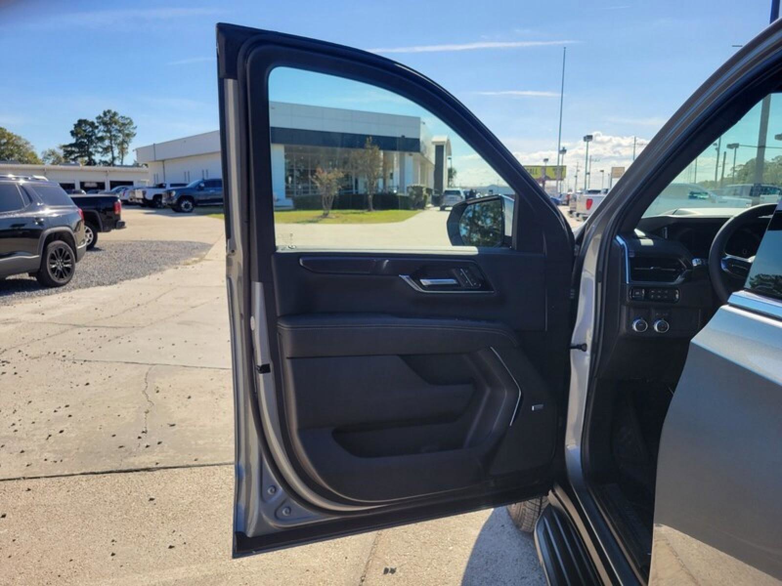 New 2026 GMC Yukon XL Elevation image 14