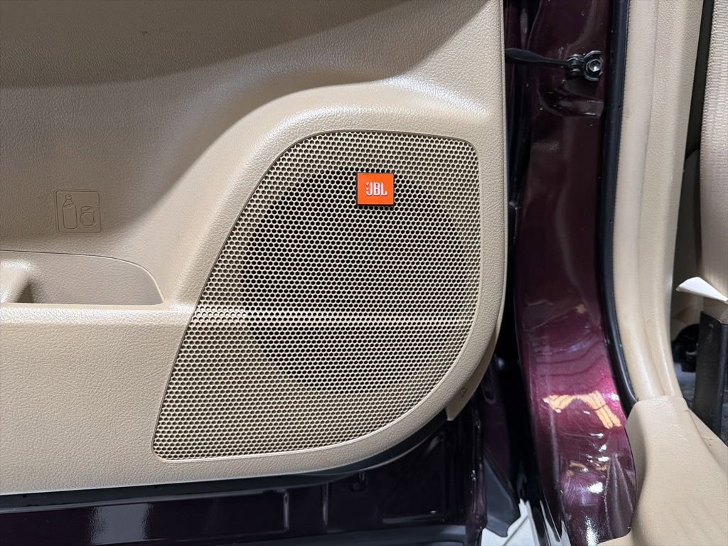 Used 2013 Toyota Highlander Limited image 37