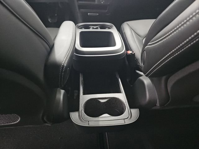 New 2026 Chrysler Pacifica Select AWD/4WD image 35