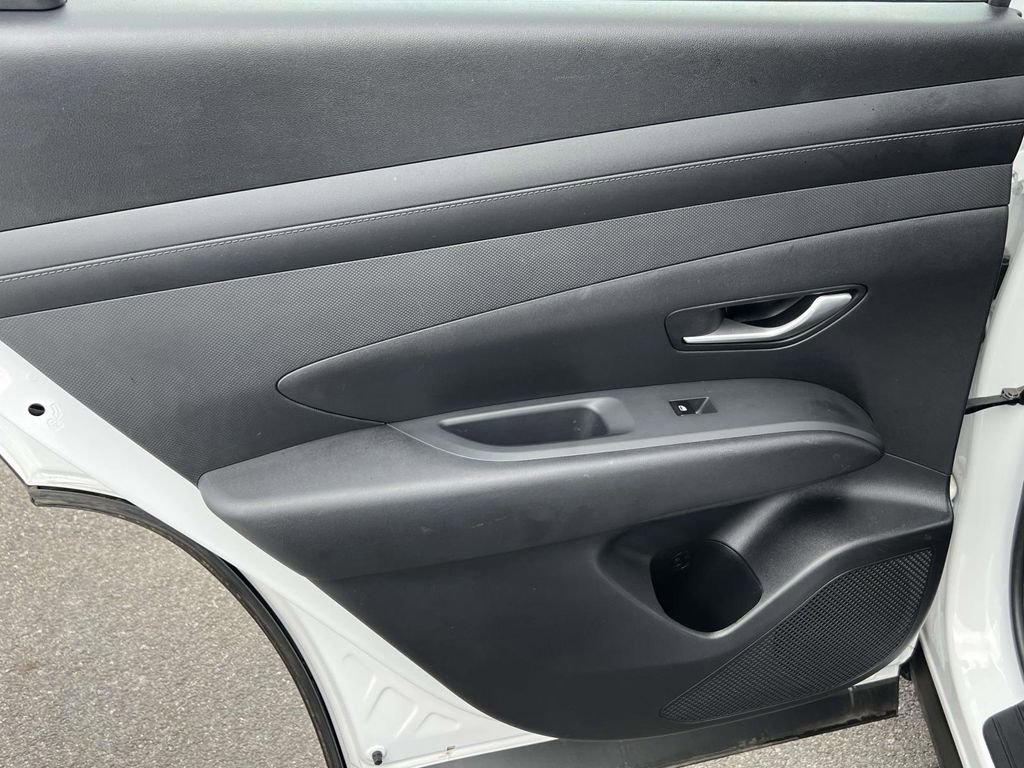 Certified 2025 Hyundai Tucson SE AWD/4WD image 11