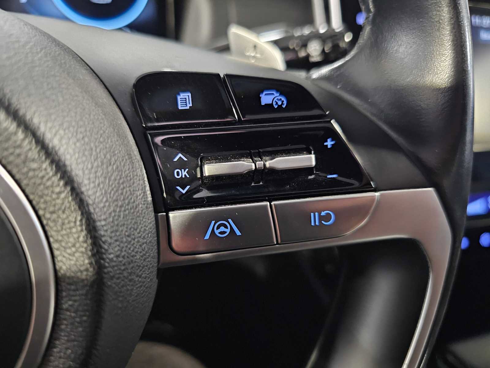 Used 2022 Hyundai Santa Cruz SEL Premium image 19