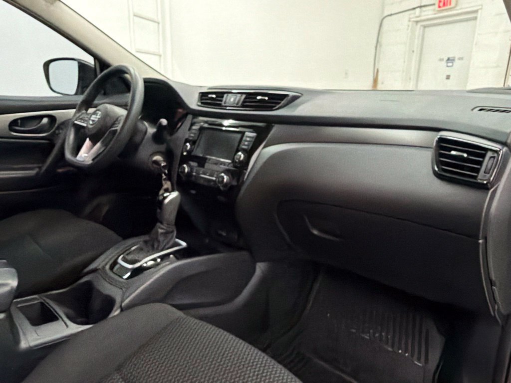 Used 2020 Nissan Rogue Sport S w/ Appearance Package FWD image 30