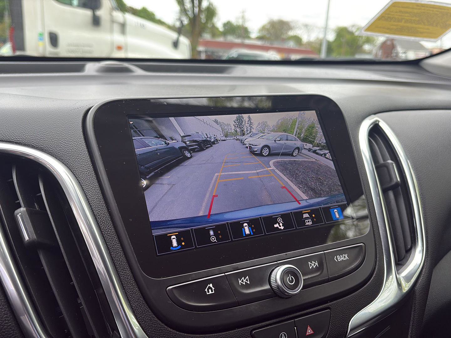 Used 2024 Chevrolet Equinox LT AWD/4WD image 29