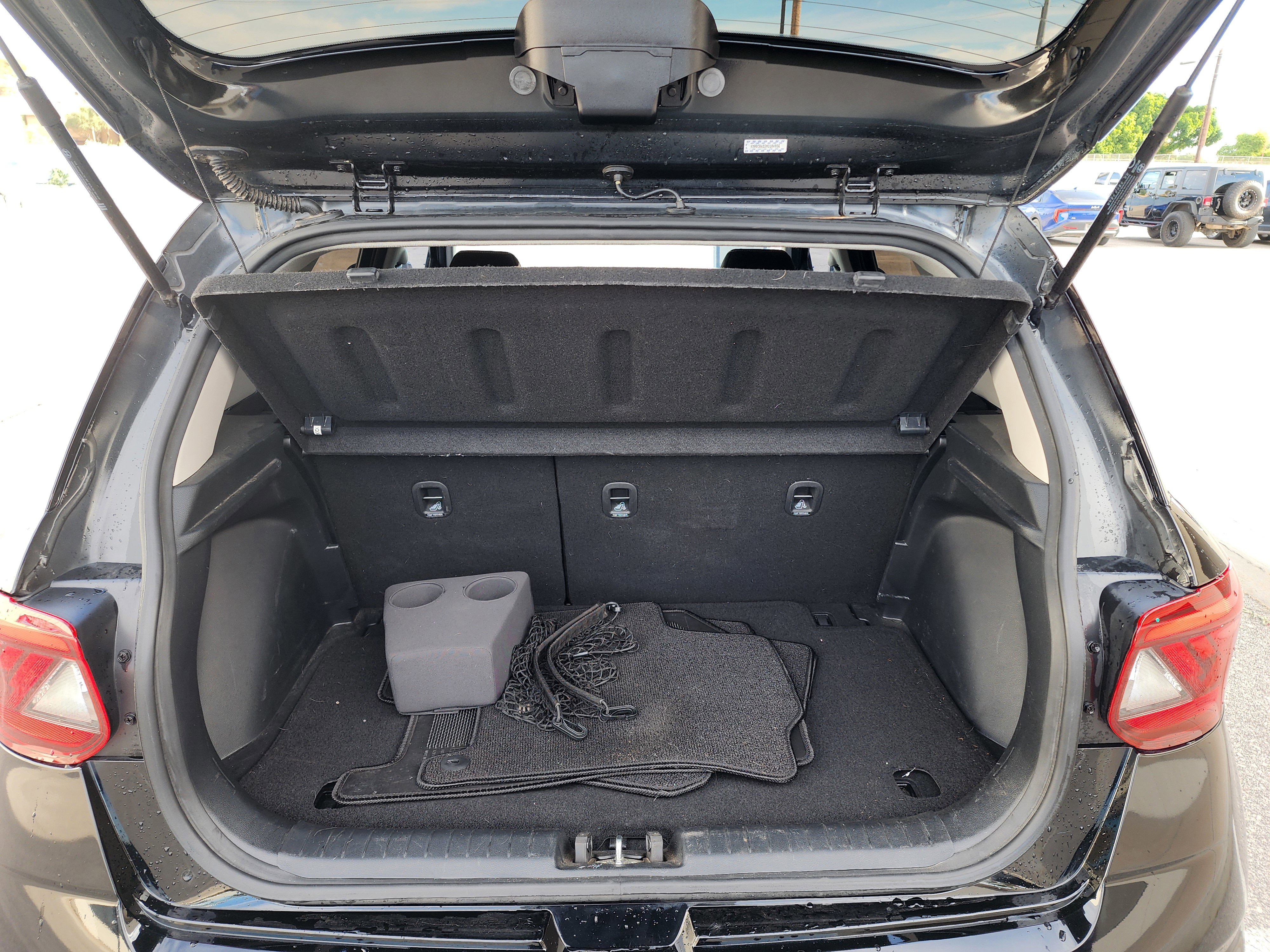 Used 2022 Hyundai Venue SEL w/ Cargo Package image 12