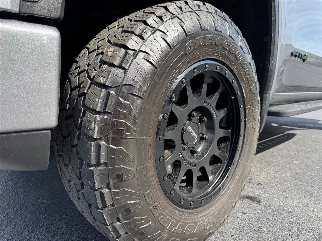 Used 2022 GMC Sierra 1500 AT4 w/ AT4 Premium Package image 10