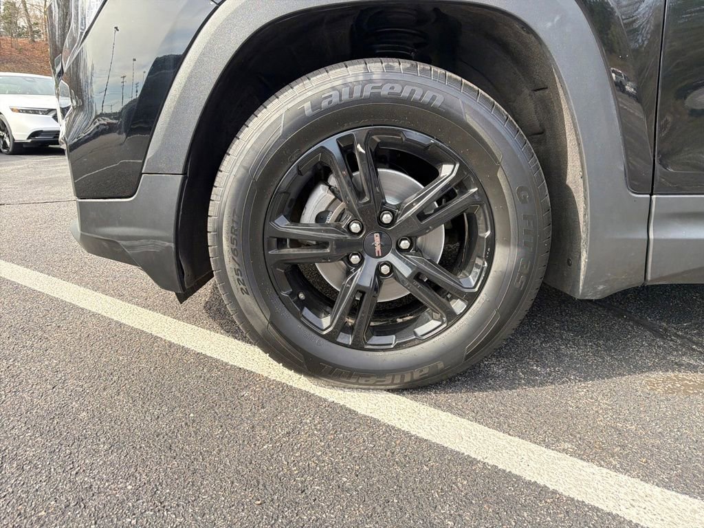 Used 2023 GMC Terrain AT4 image 26