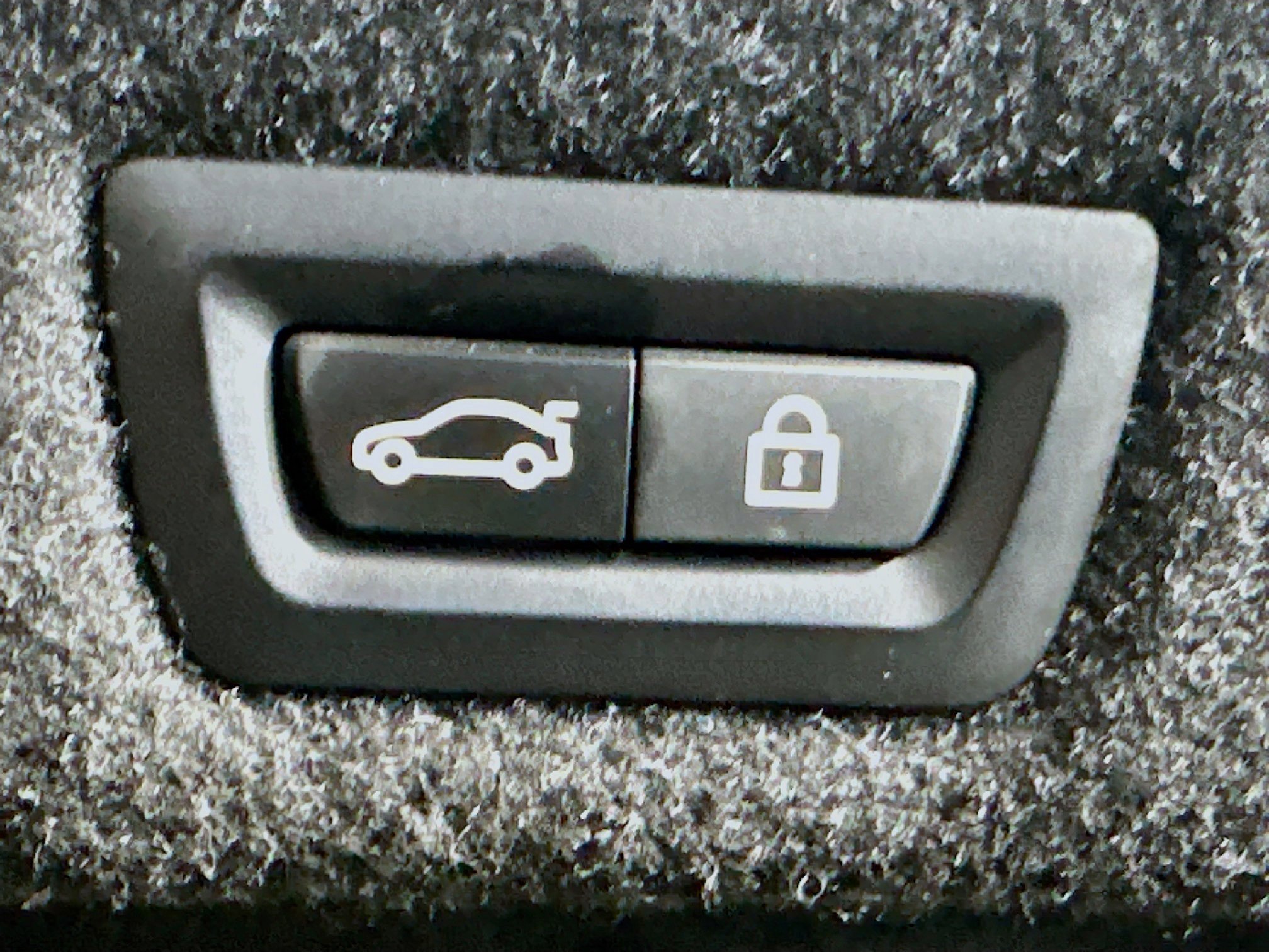 Used 2023 BMW 530i w/ Premium Package image 32