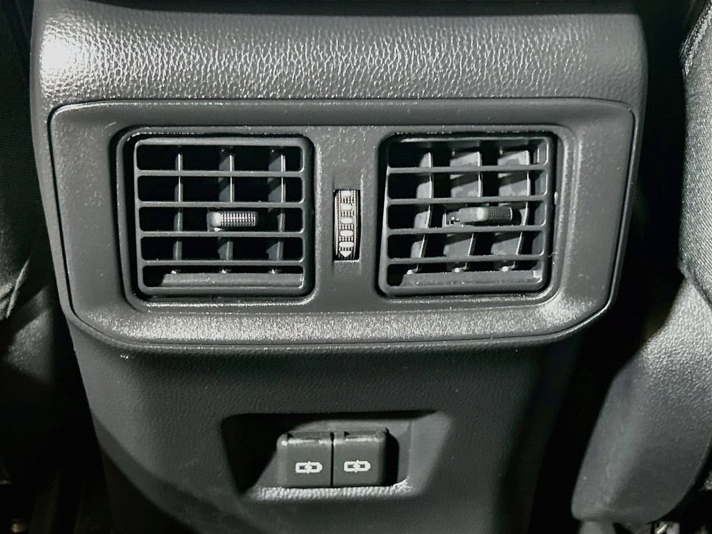 Used 2025 Toyota RAV4 XLE FWD image 22