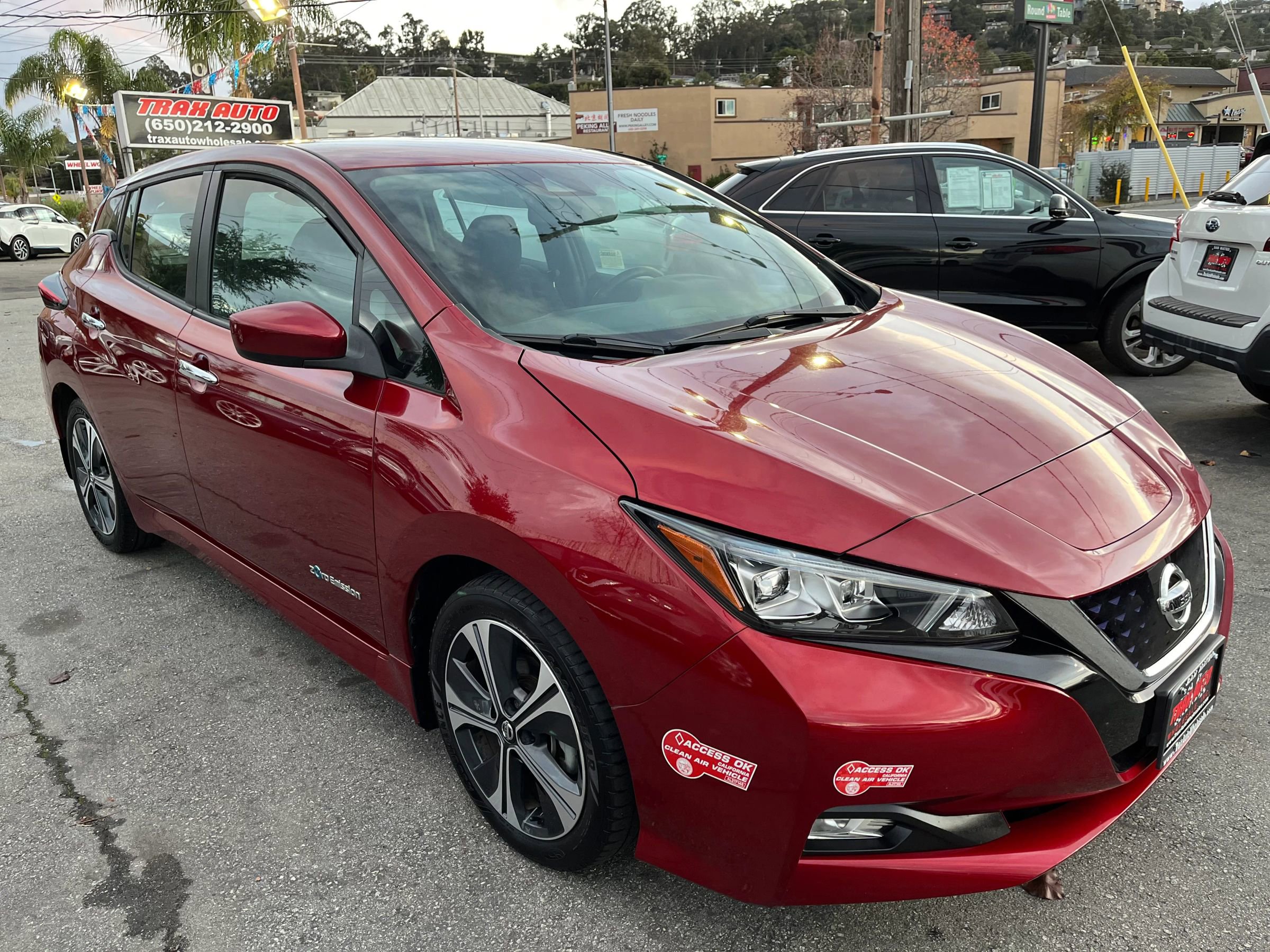 Used 2018 Nissan Leaf SV w/ SV Technology Package
