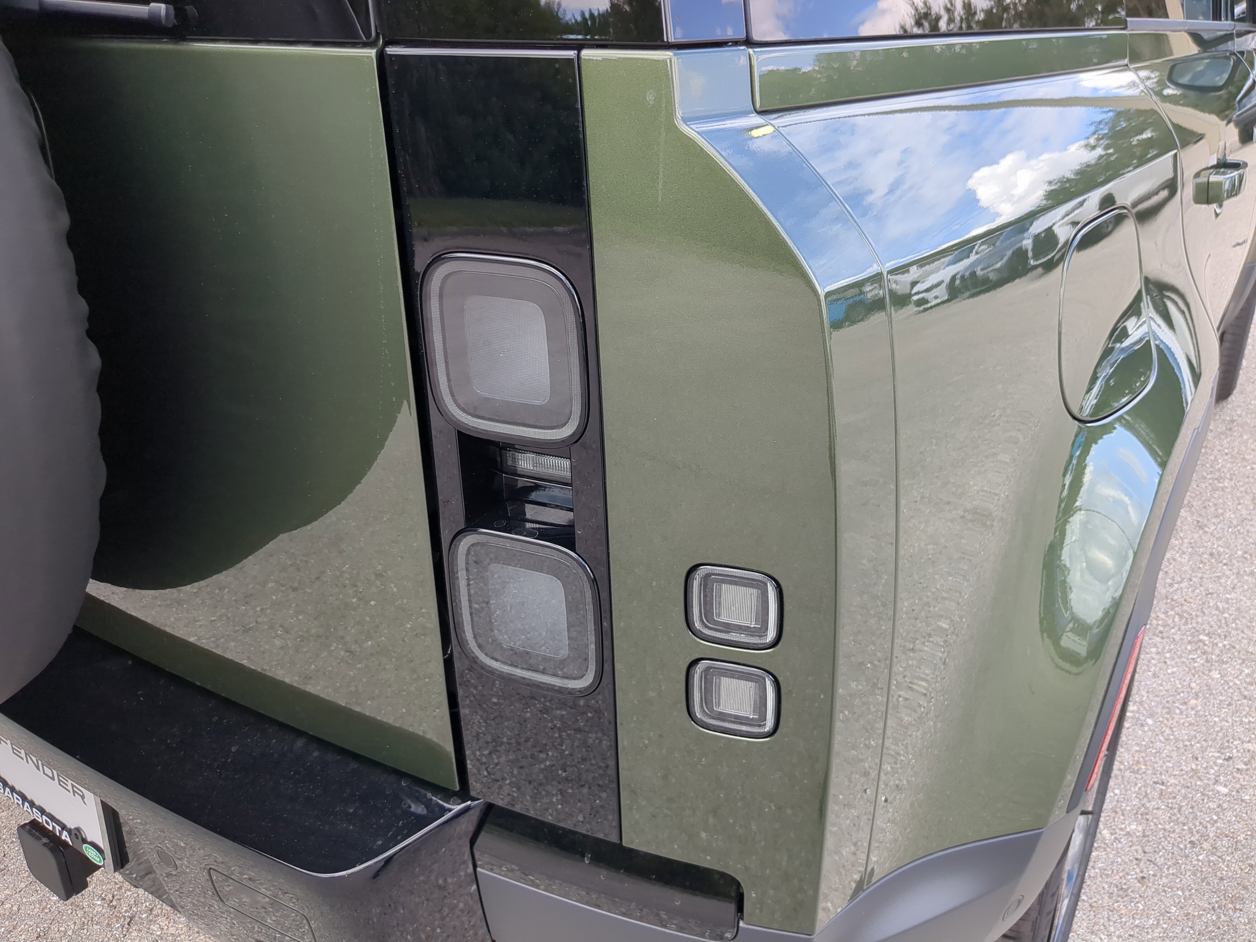 New 2026 Land Rover Defender 110 S image 10