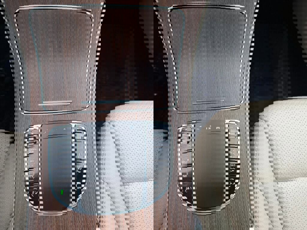 Used 2021 Mercedes-Benz GLC 300 4MATIC image 21