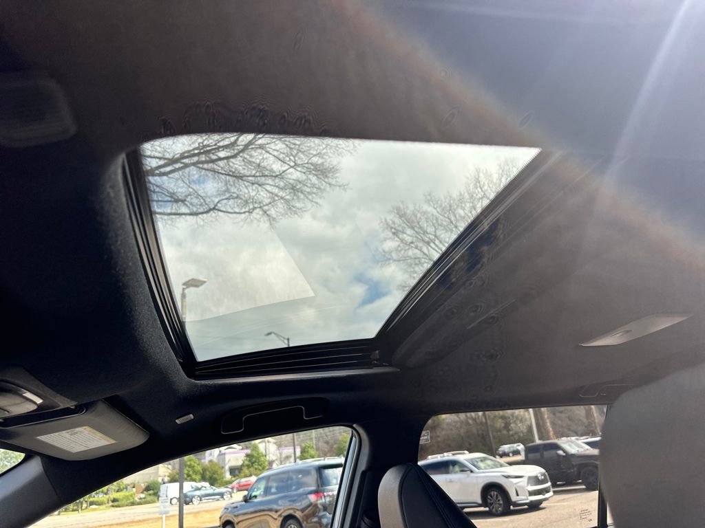 Used 2024 Toyota Corolla Cross XSE w/ Convenience Package image 10