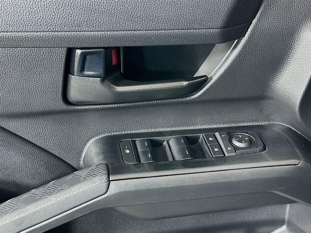 Certified 2025 Toyota Tacoma SR5 AWD/4WD image 17