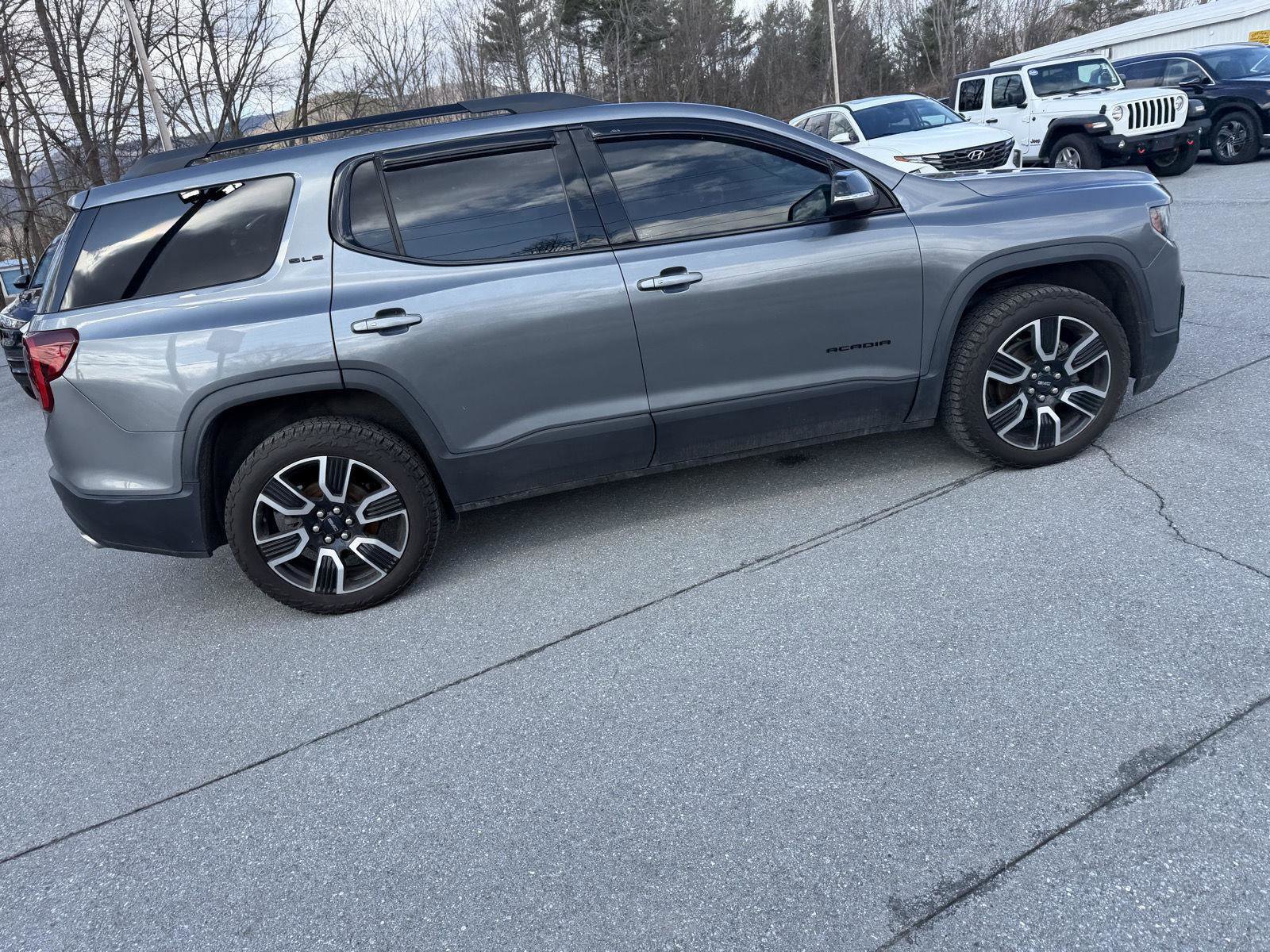 Used 2021 GMC Acadia SLE w/ Driver Convenience Package image 8