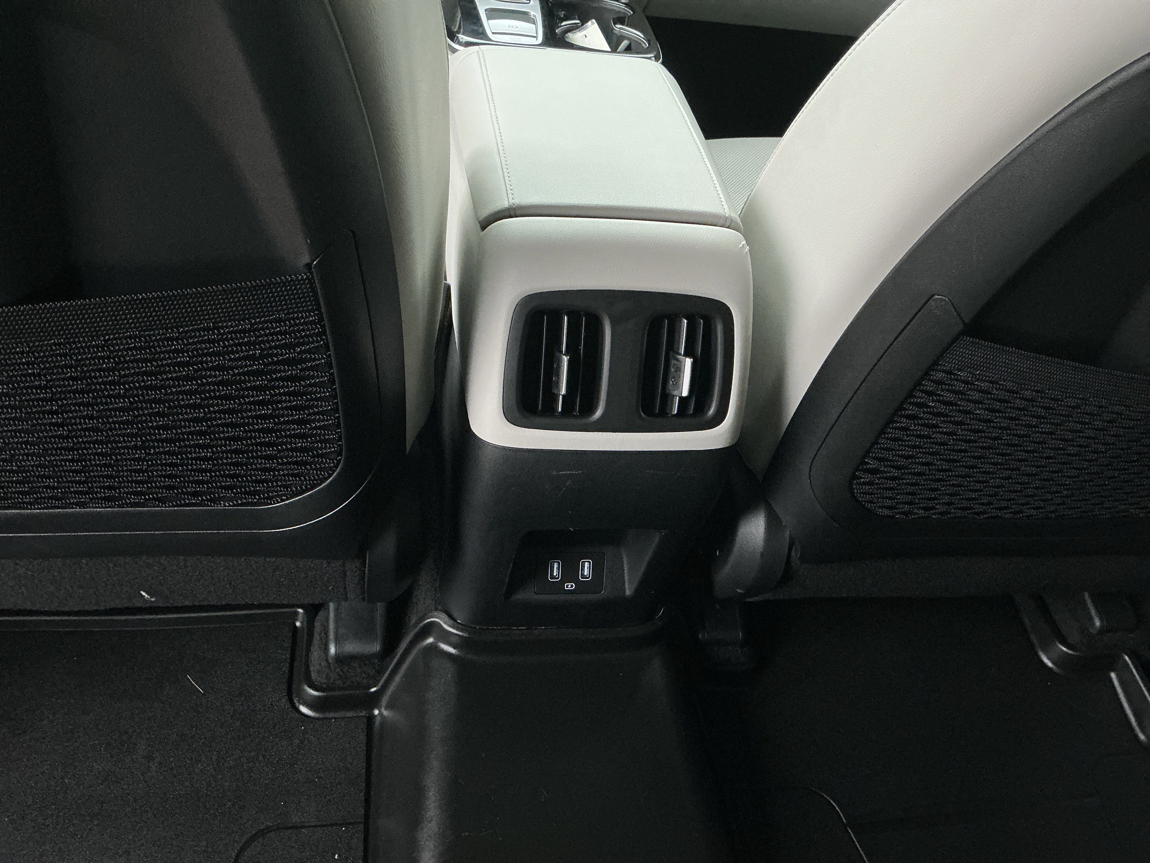 Used 2023 Hyundai Tucson Limited image 29