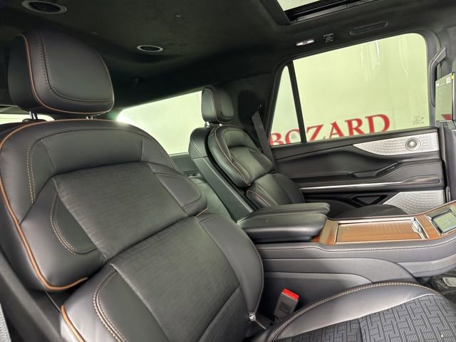 New 2025 Lincoln Navigator Black Label image 25