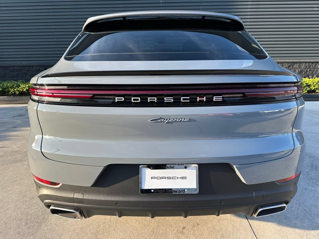 Used 2026 Porsche Cayenne E-Hybrid Coupe AWD/4WD image 12