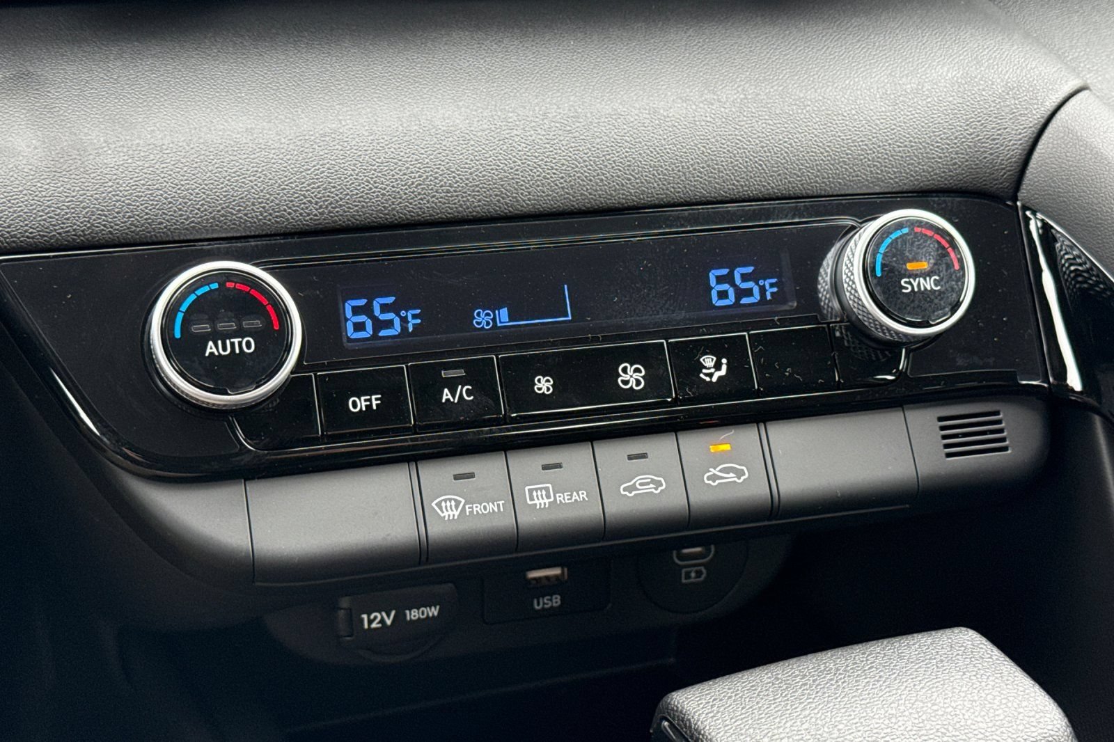 New 2026 Hyundai Elantra Hybrid FWD image 18