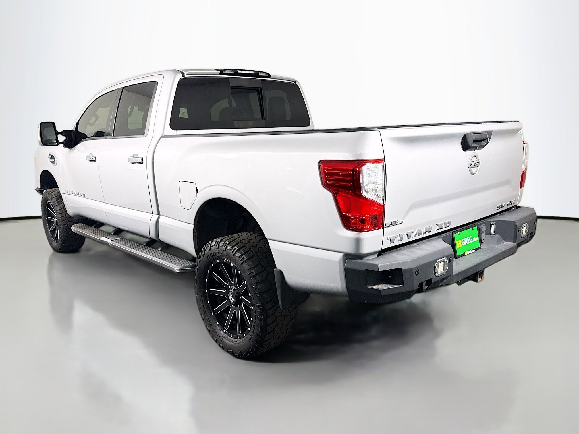 Used 2017 Nissan Titan SV AWD/4WD image 7