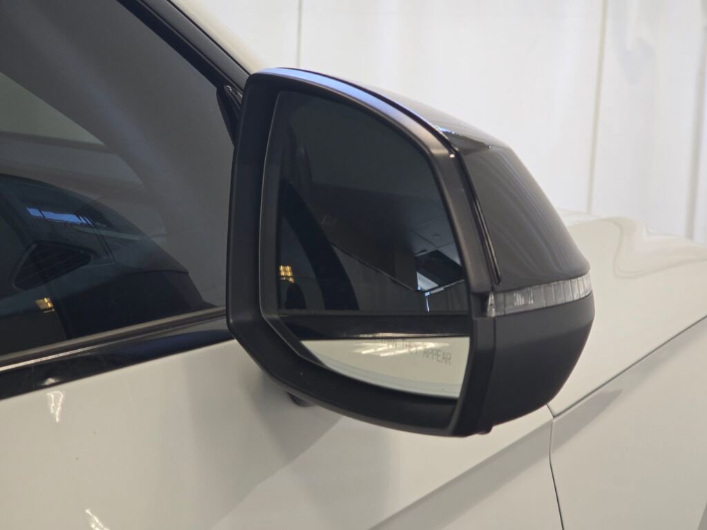 Used 2025 Audi SQ5 Premium Plus w/ Premium Plus Package image 30