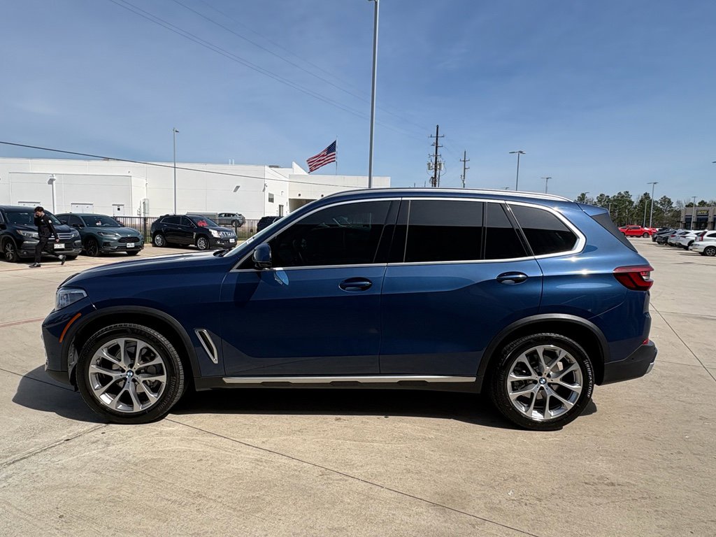 Used 2022 BMW X5 xDrive40i w/ Executive Package image 4